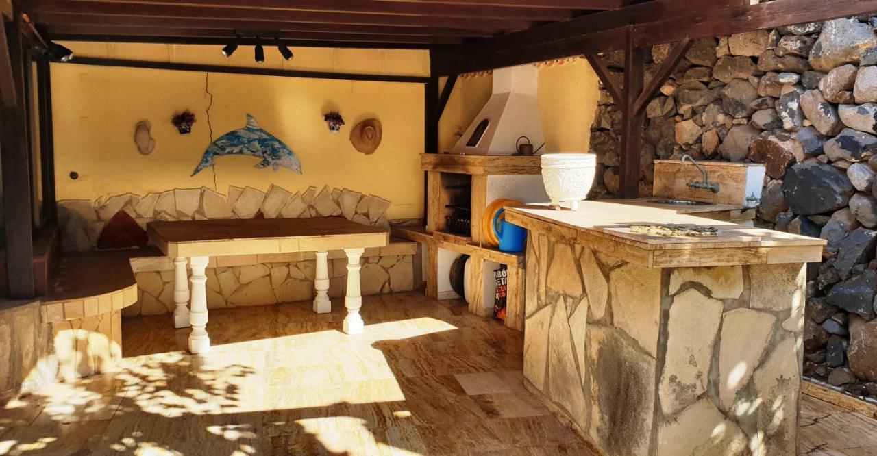 Hébergement de vacances Sunny House With Private Pool And Sea View